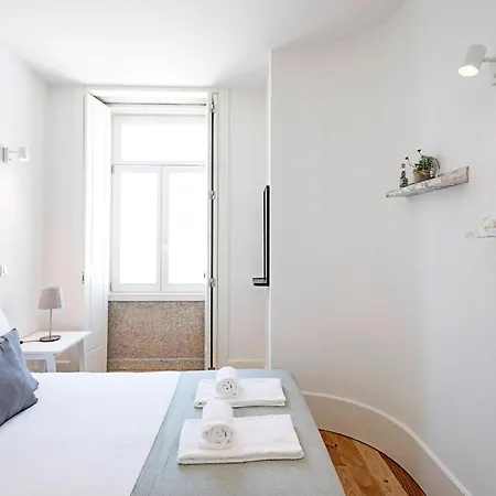 Apartment Cozy And Homely Getaway By Lovelystay