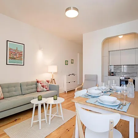 Cozy And Homely Getaway By Lovelystay Apartment