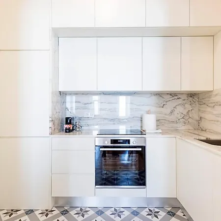 Cozy And Homely Getaway By Lovelystay Apartment