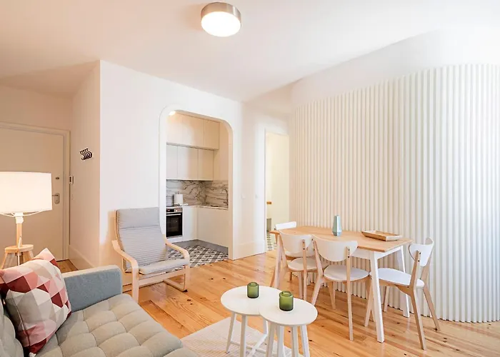 Cozy And Homely Getaway By Lovelystay Apartment