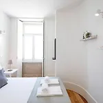 Daire Cozy And Homely Getaway By Lovelystay